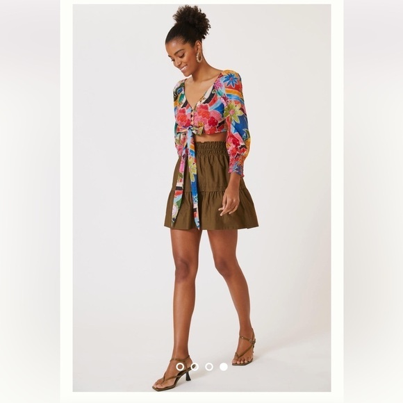 Farm Rio Deep-V Tie-Waist Top NWT Small 🍍🍓🌼🌸🌺 - Picture 2 of 13